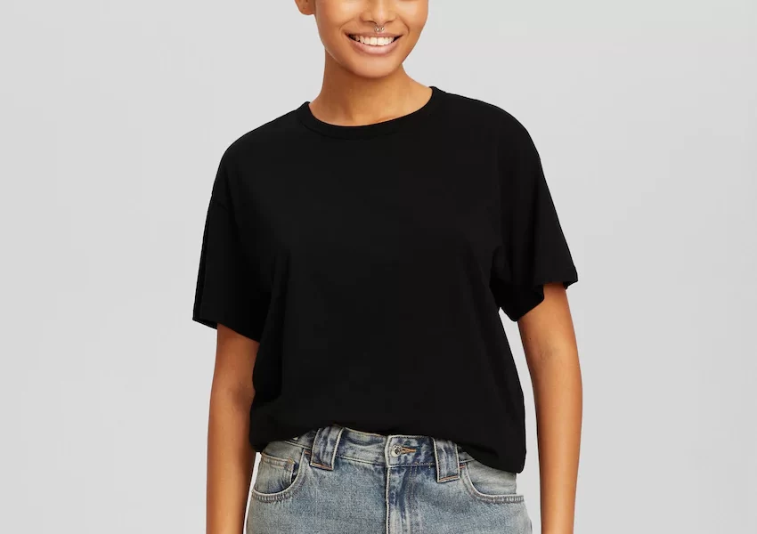 Basic Tişört Modelleri ile Ofis Kombinleri 1 siyah basic tişört